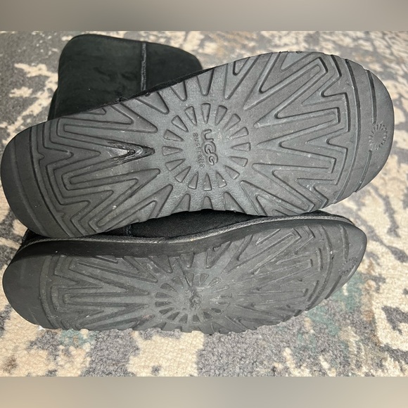 UGG Classic Tall Boots - Picture 4 of 6